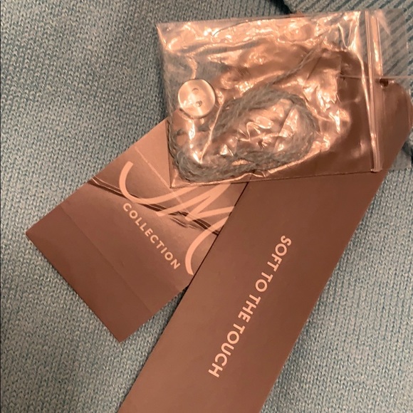 New Macy’s cozy yarn angel blue sweater $49 - Picture 15 of 15